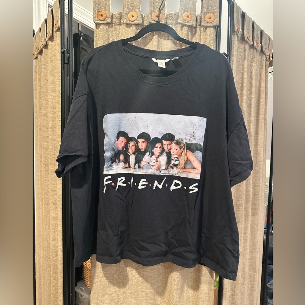 F.r.i.e.n.d.s WB T shirt from H&M